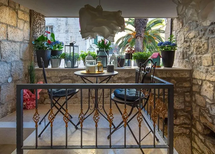 Hrpina Heritage House Konukevi Makarska