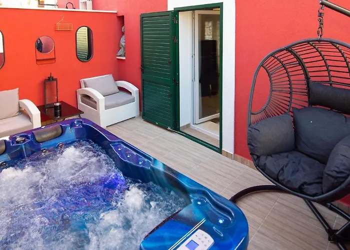 Hrpina Heritage House Макарська