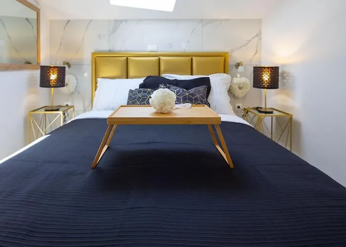 Hrpina Heritage House Гостьовий будинок Макарська